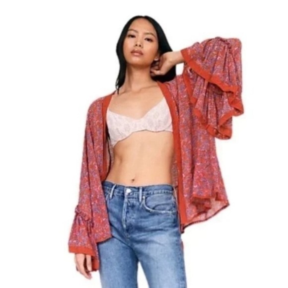 Free People Lola Kimono in Wild Red Ditsy Floral Tassel Tie Front Bell Sleeves S - Picture 6 of 15